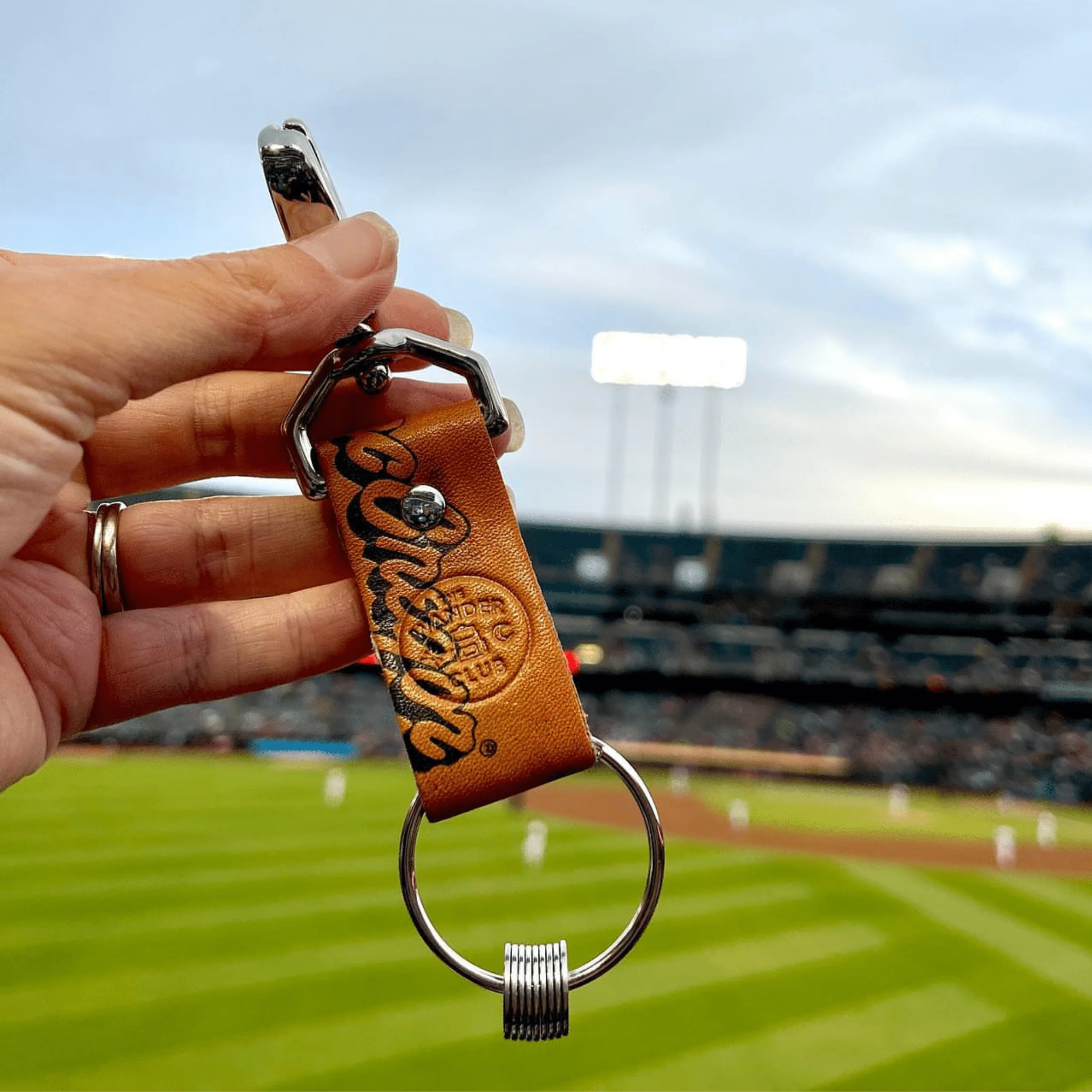 Baseball Glove Wanderchain - Image 7